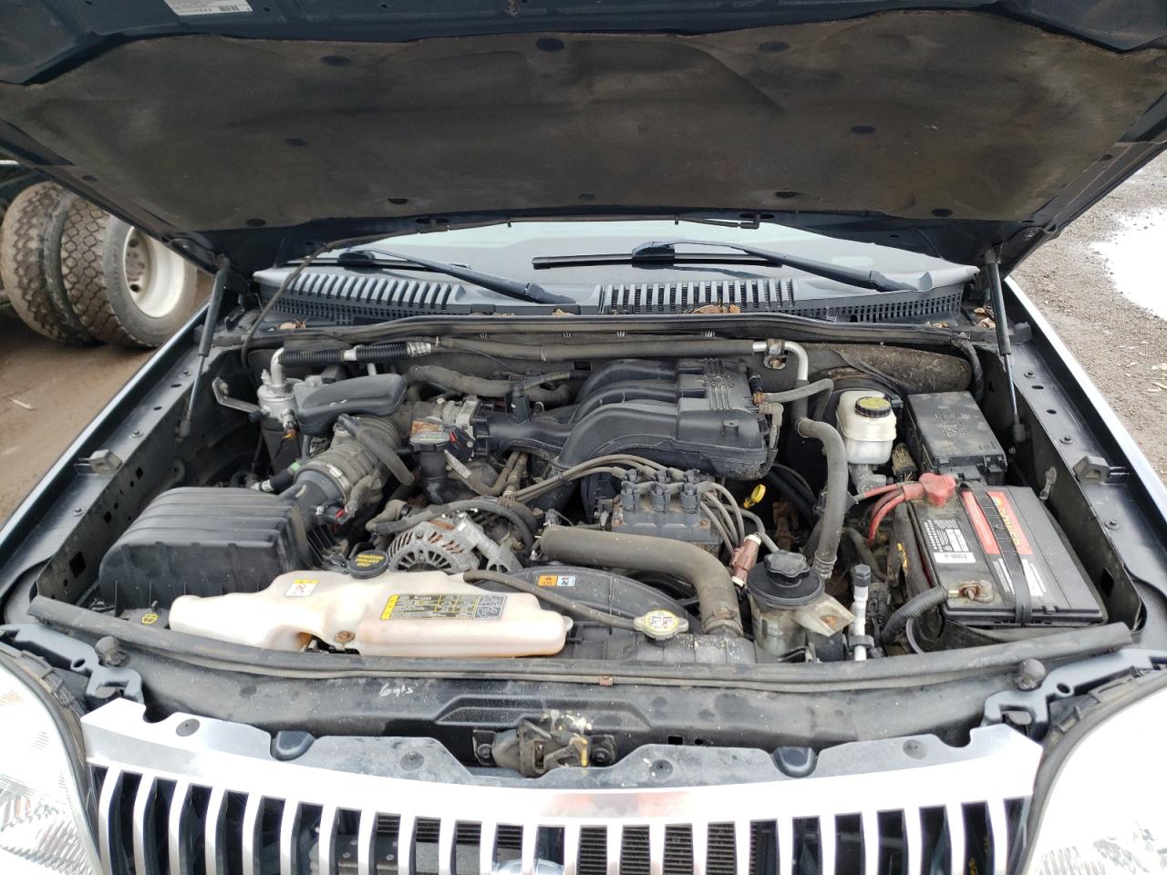 Photo 7 from auction – 2010 MERCURY MOUNTAINEE with VIN 4M2EN4HE5AUJ07323