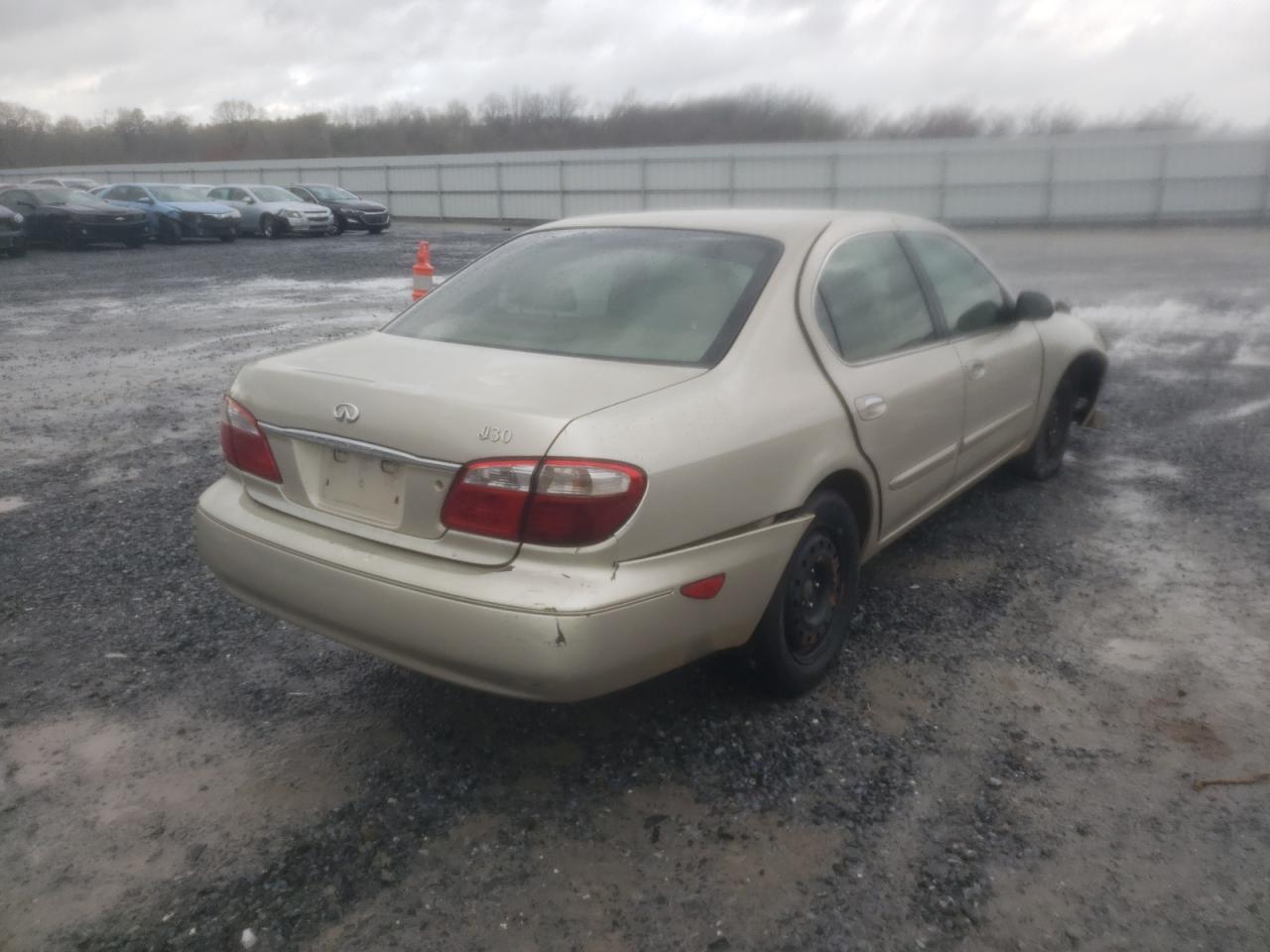 Photo 4 from auction – 2000 INFINITI I30 with VIN JNKCA31A7YT213975