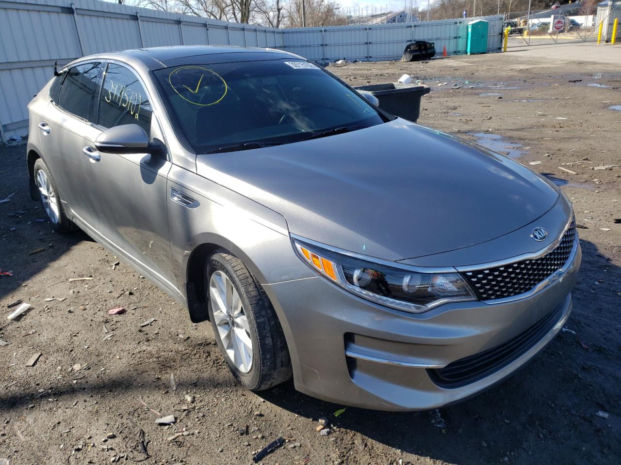 KIA OPTIMA EX 2016 with VIN 5XXGU4L31GG107731 - Photo from auction