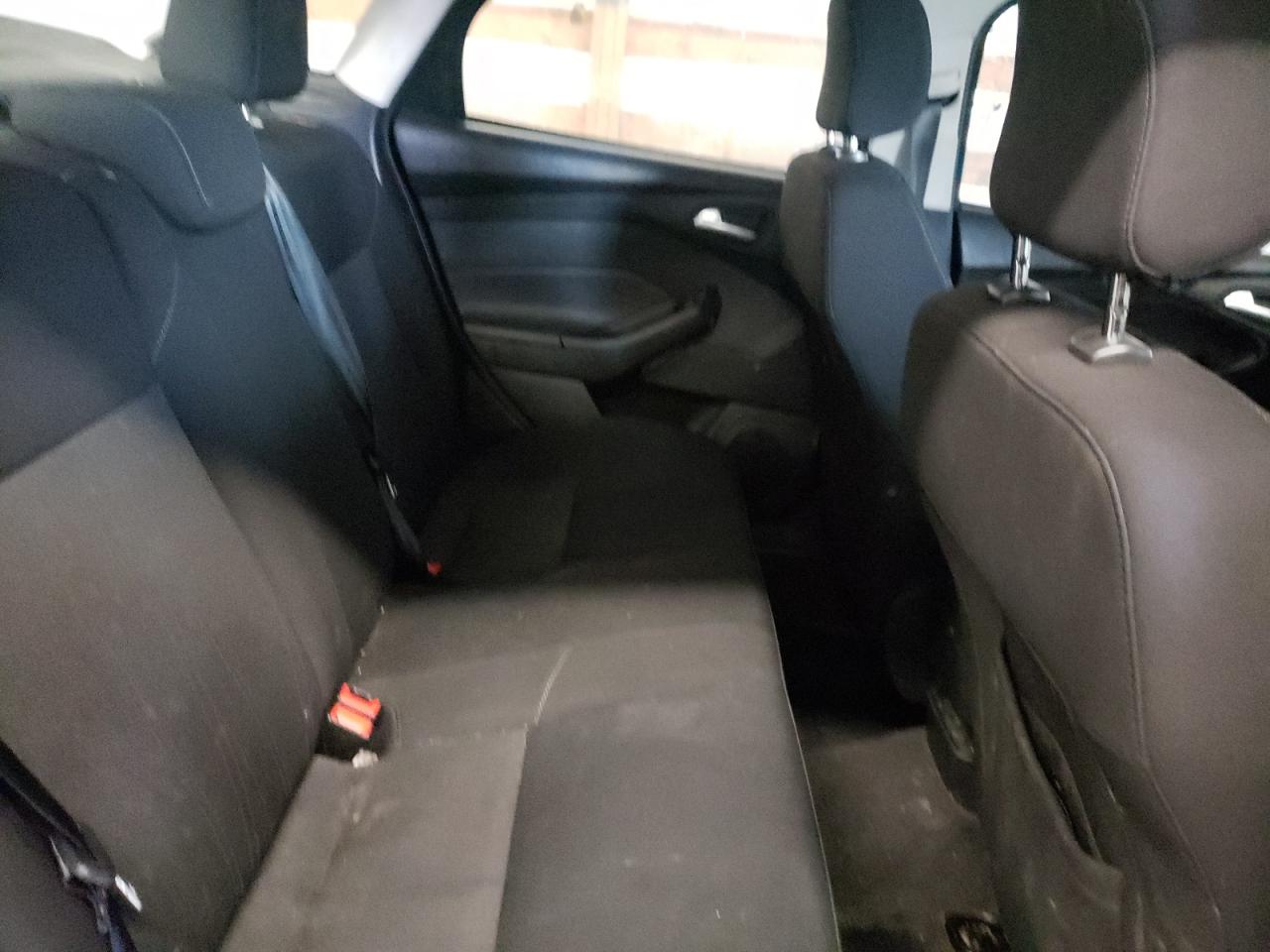 Photo 6 from auction – 2018 FORD FOCUS SE with VIN 1FADP3F21JL239151