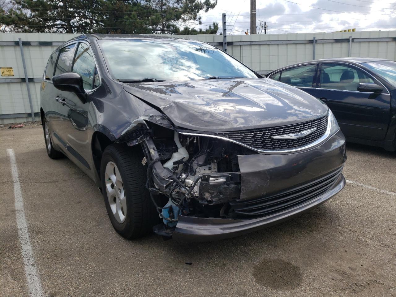 CHRYSLER PACIFICA L 2017 with VIN 2C4RC1CG9HR579732 - Photo from auction