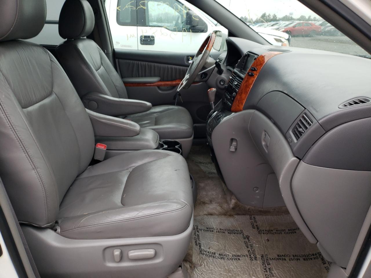 Photo 5 from auction – 2009 TOYOTA SIENNA XLE with VIN 5TDZK22C19S271373