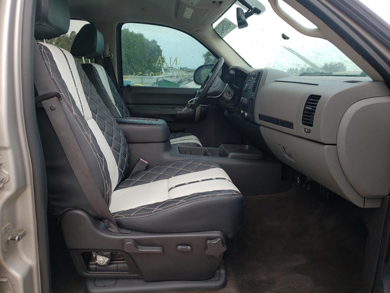 Photo 5 from auction – 2009 CHEVROLET SILVERADO with VIN 2GCFC135191112158