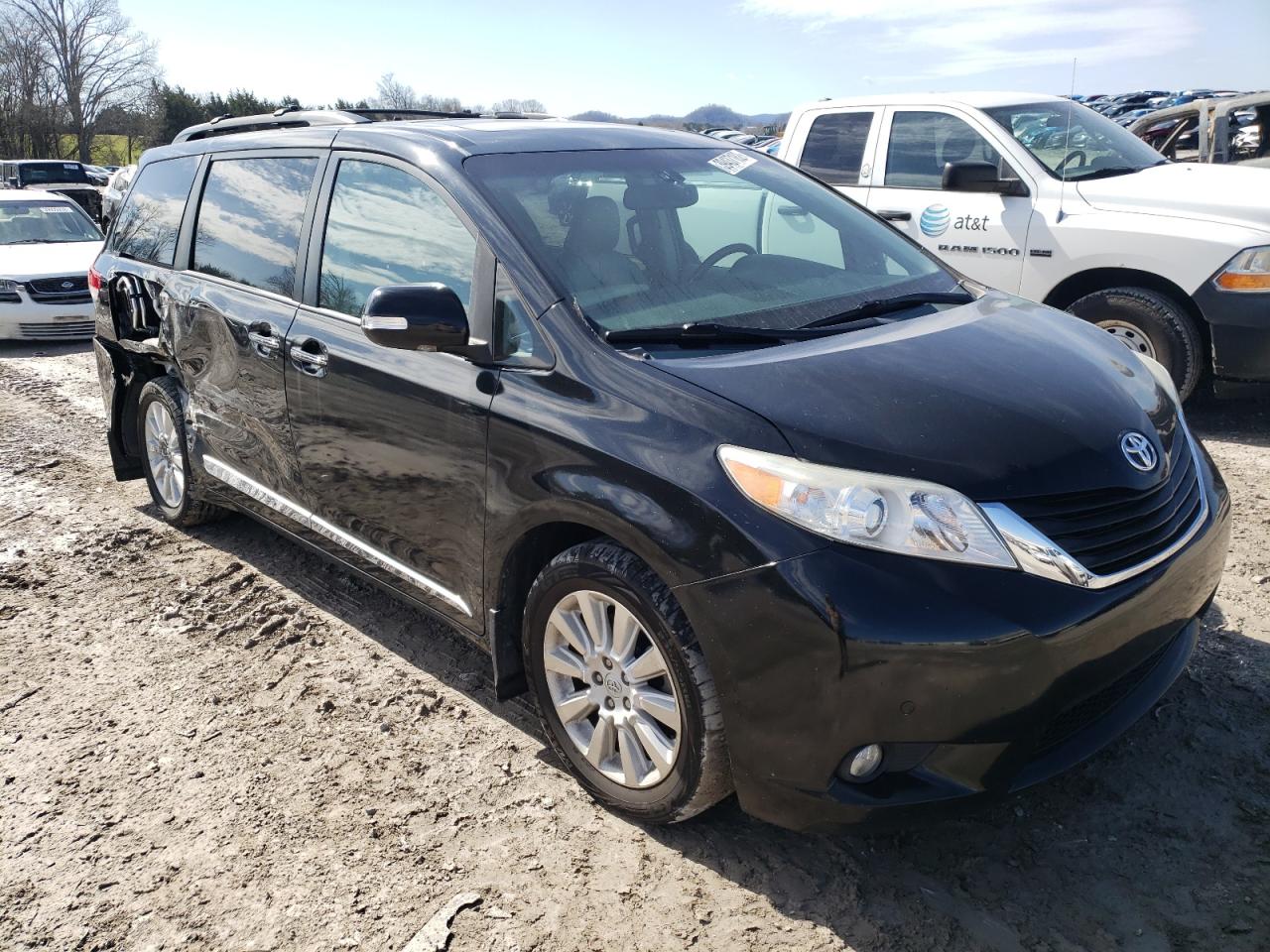 Photo 1 from auction – 2013 TOYOTA SIENNA XLE with VIN 5TDDK3DC6DS065911