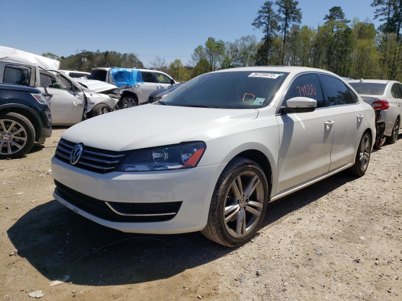 Photo 2 from auction – 2014 VOLKSWAGEN PASSAT SE with VIN 1VWBS7A35EC096229
