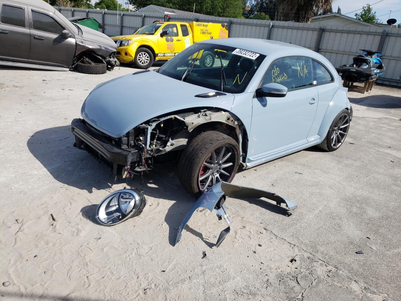 Photo 2 from auction – 2012 VOLKSWAGEN BEETLE with VIN 3VWHX7AT6CM617028