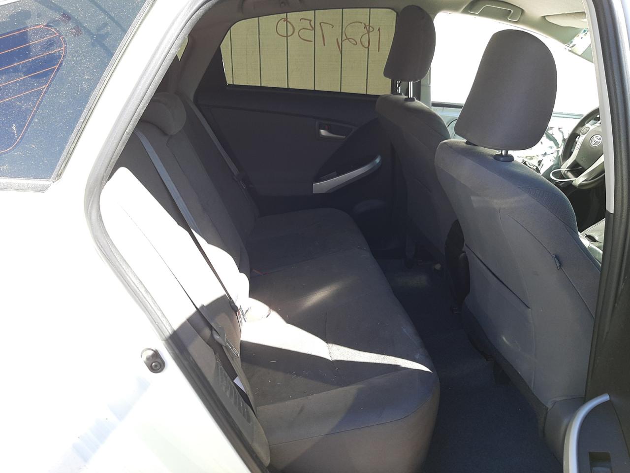 Photo 6 from auction – 2015 TOYOTA PRIUS with VIN JTDKN3DU3F1984000