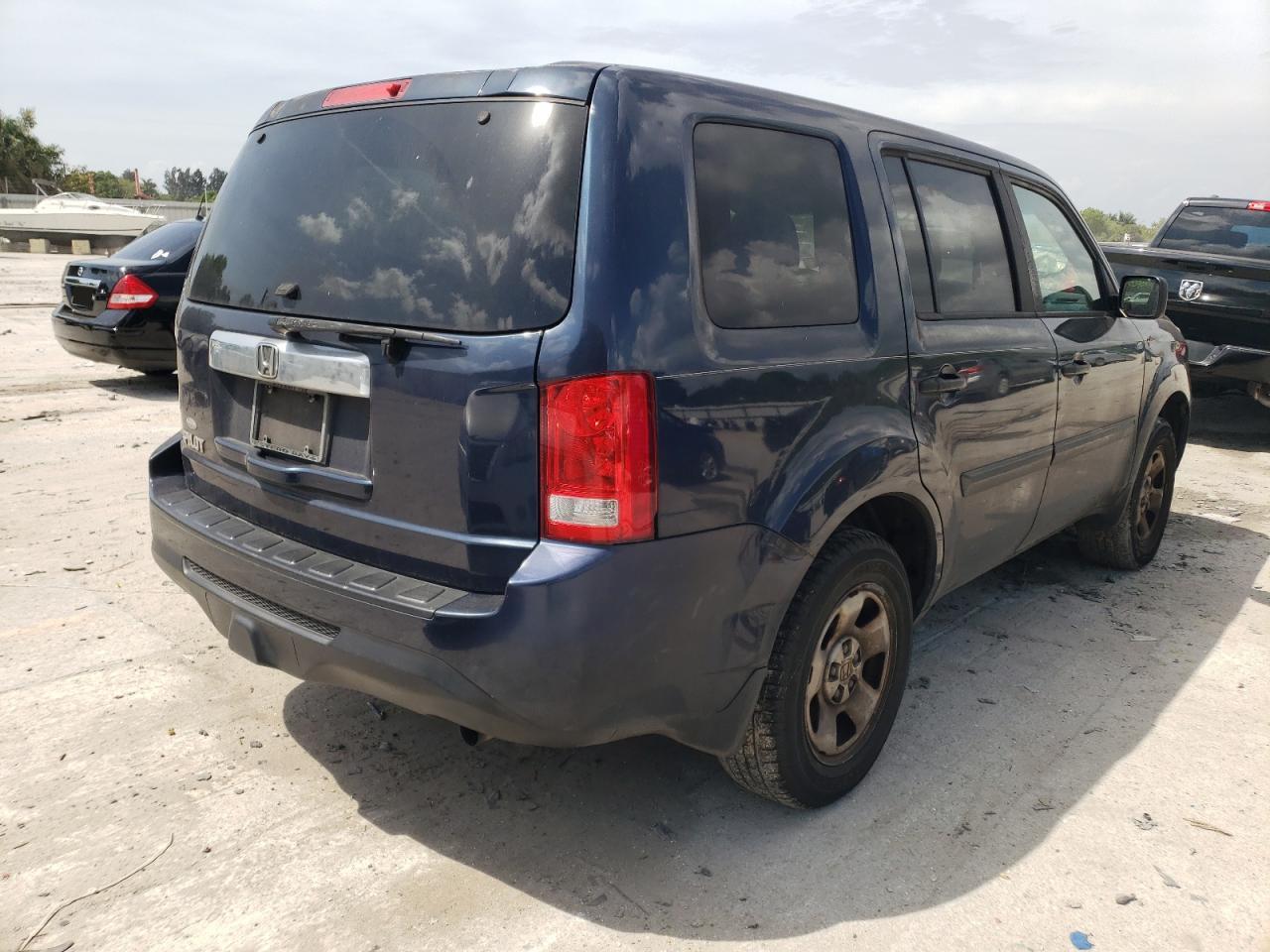 Photo 4 from auction – 2012 HONDA PILOT LX with VIN 5FNYF3H25CB010599