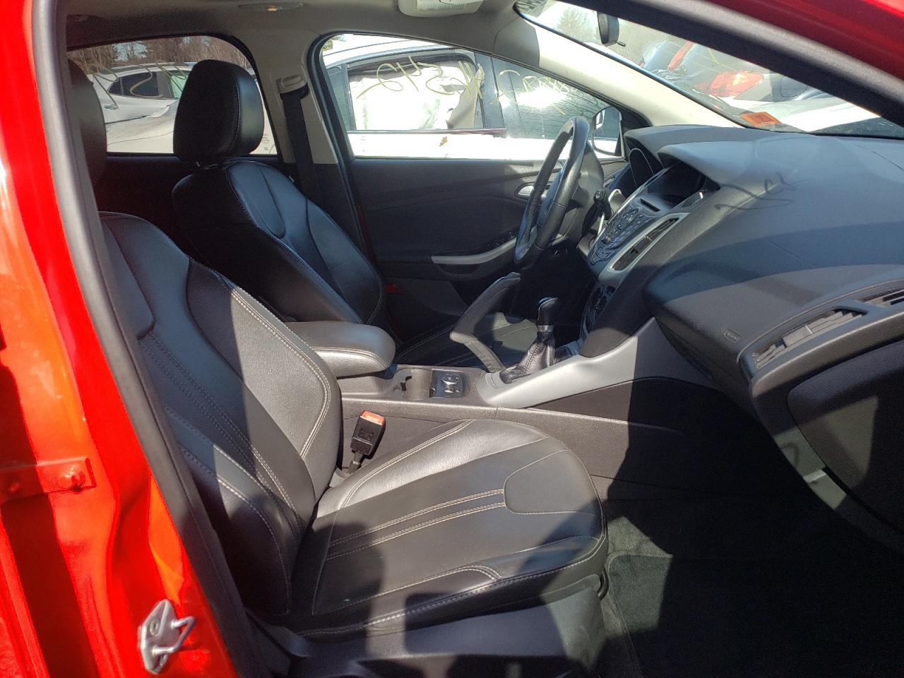 Photo 5 from auction – 2014 FORD FOCUS SE with VIN 1FADP3K26EL141292