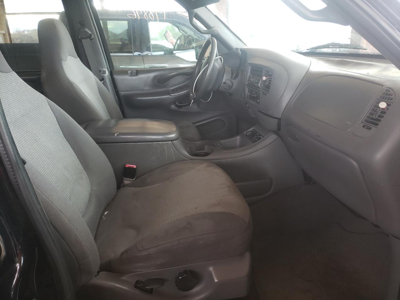 Photo 5 from auction – 2001 FORD EXPEDITION with VIN 1FMFU16L51LB53894