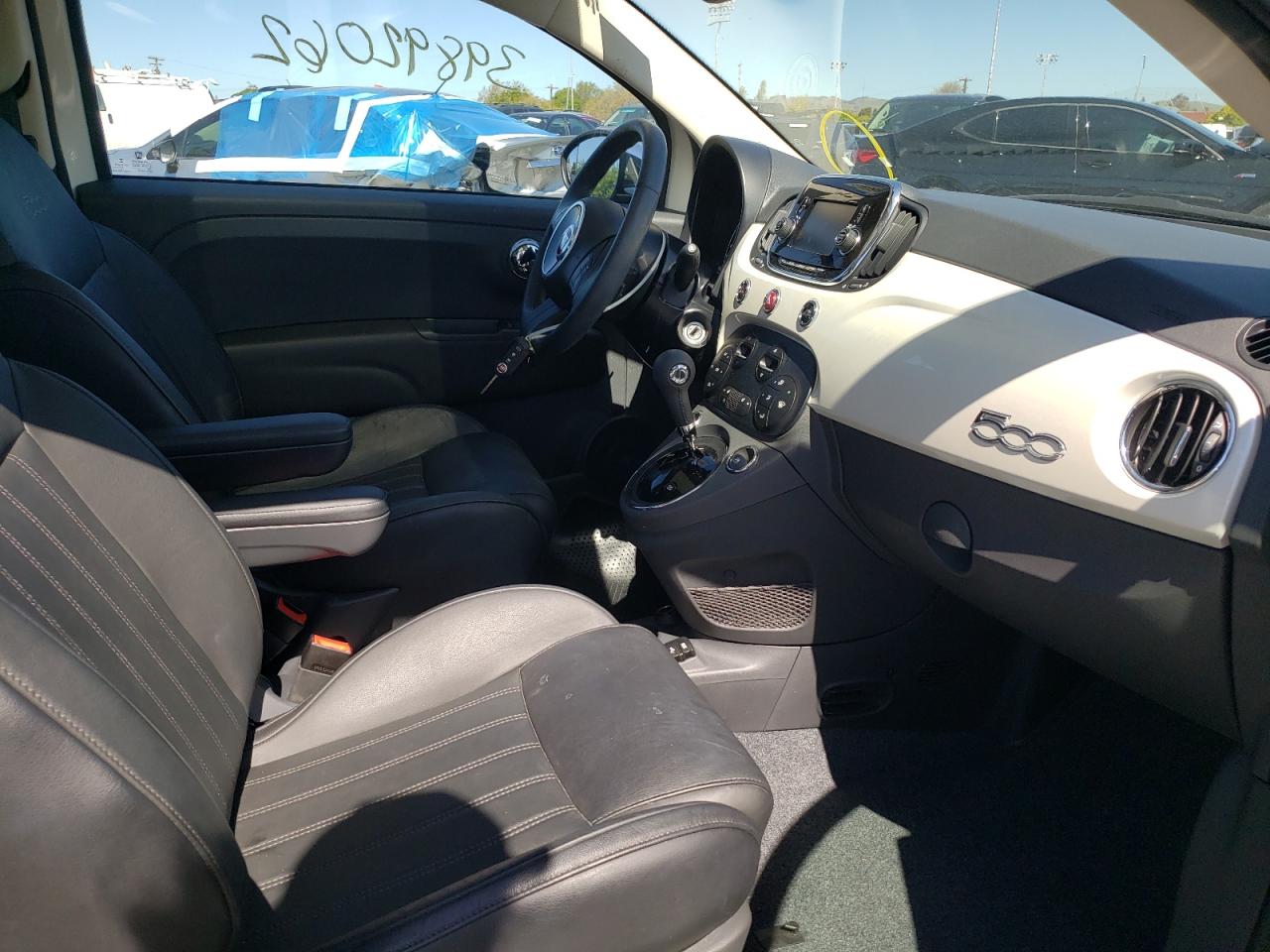 Photo 5 from auction – 2016 FIAT 500 LOUNGE with VIN 3C3CFFCR3GT134687