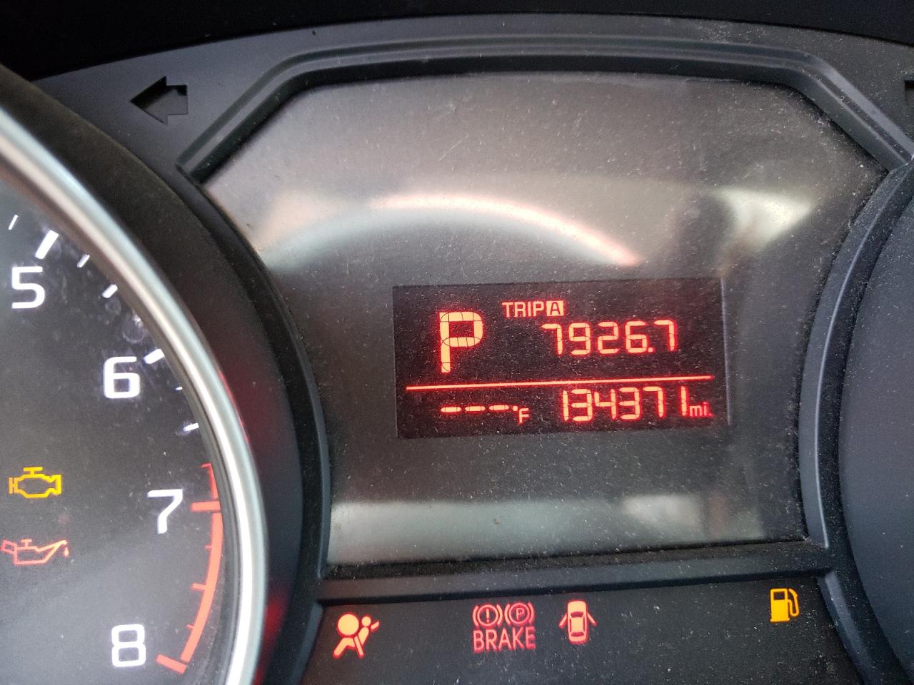 Photo 8 from auction – 2015 KIA SEDONA LX with VIN KNDMB5C19F6063987