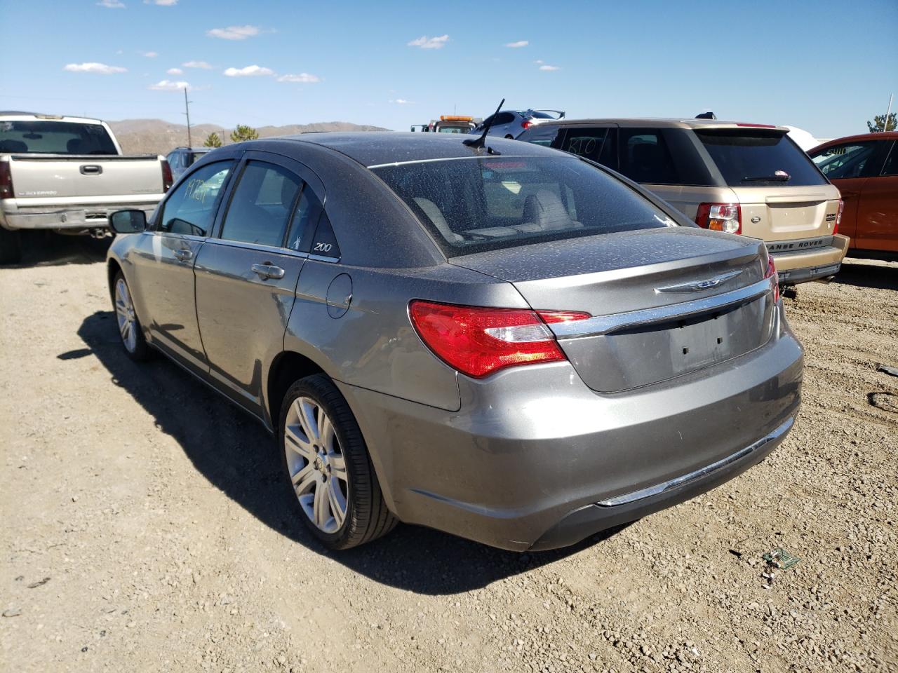 Фото 3 с аукциона – 2013 CHRYSLER 200 LX с VIN 1C3CCBABXDN705238