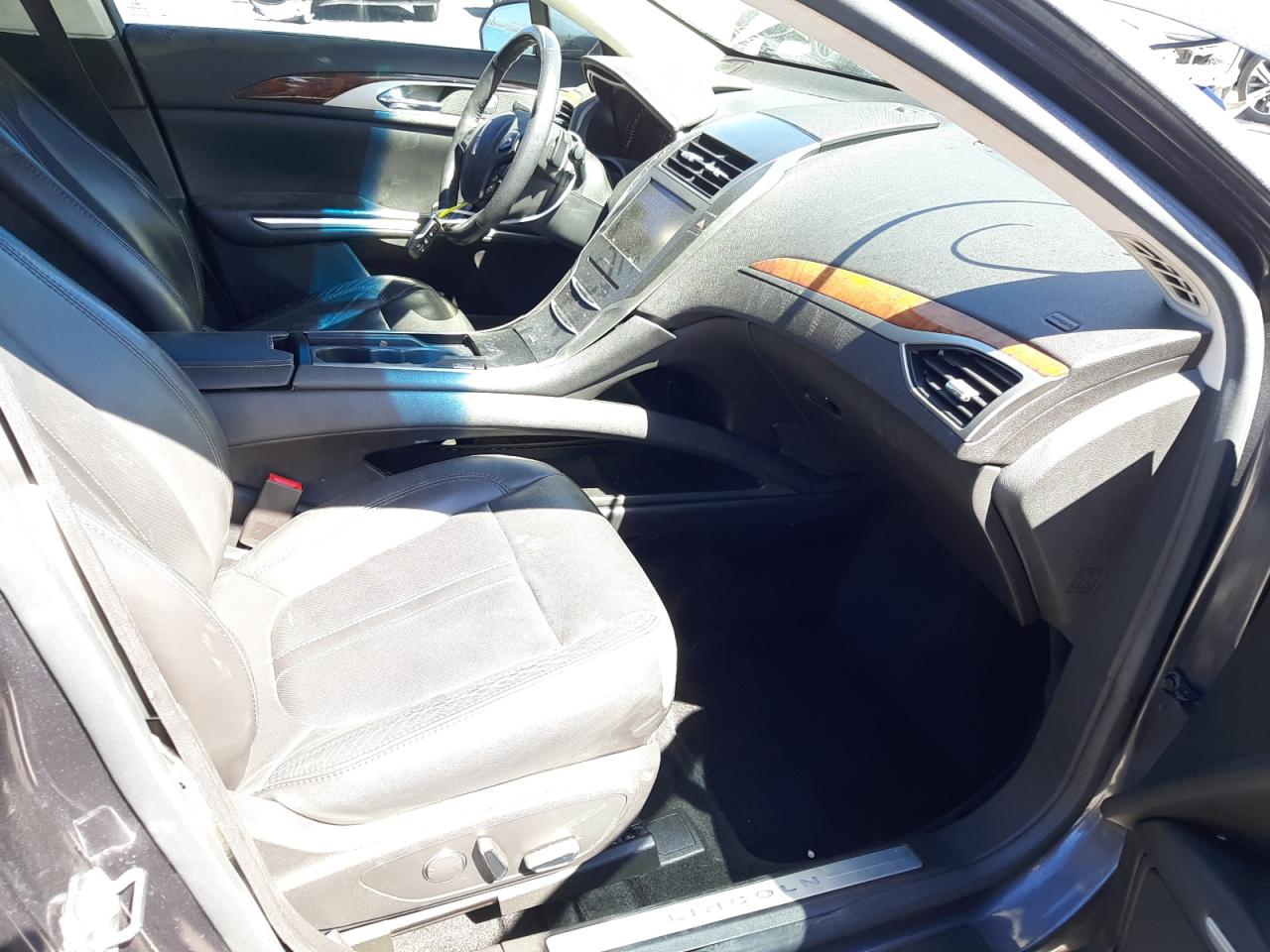 Photo 5 from auction – 2013 LINCOLN MKZ with VIN 3LN6L2G93DR826344