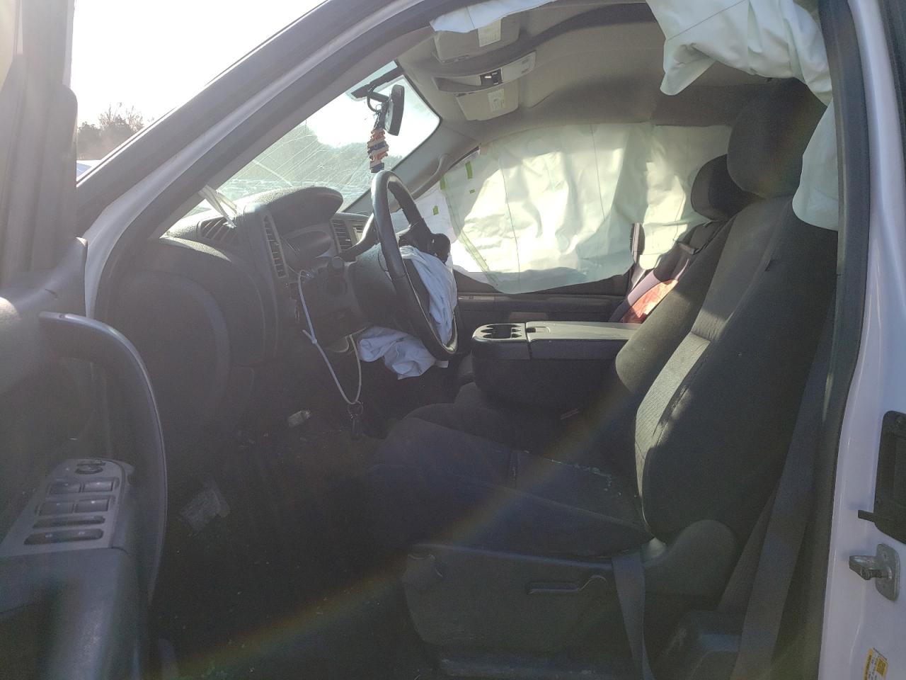 Photo 5 from auction – 2010 CHEVROLET SILVERADO with VIN 1GCSKSE34AZ159456