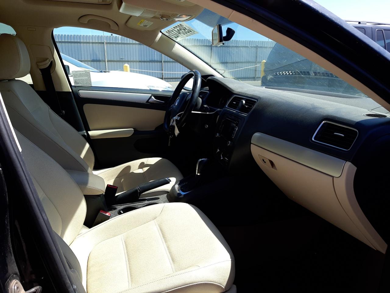 Photo 5 from auction – 2012 VOLKSWAGEN JETTA TDI with VIN 3VWLL7AJ0CM426306