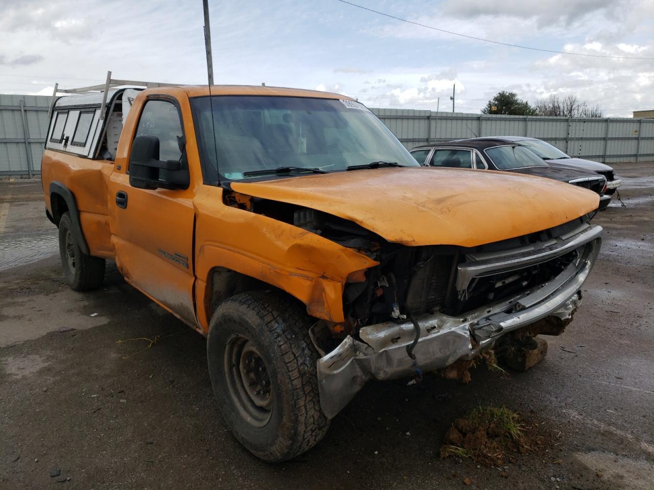GMC SIERRA C25 2001 with VIN 1GTHC24111E298832 - Photo from auction