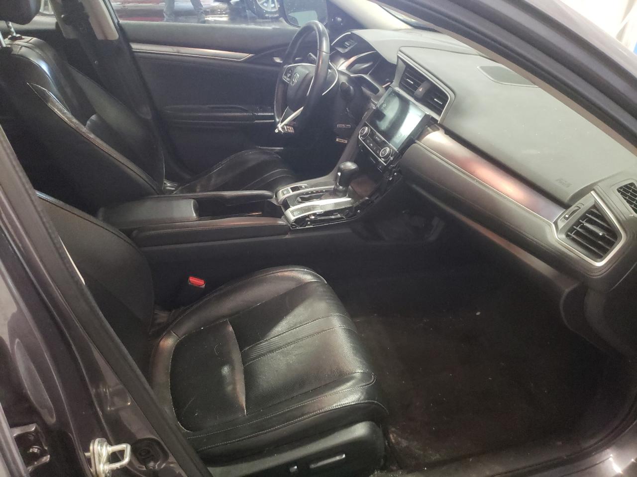 Photo 5 from auction – 2016 HONDA CIVIC TOUR with VIN 19XFC1F91GE000815