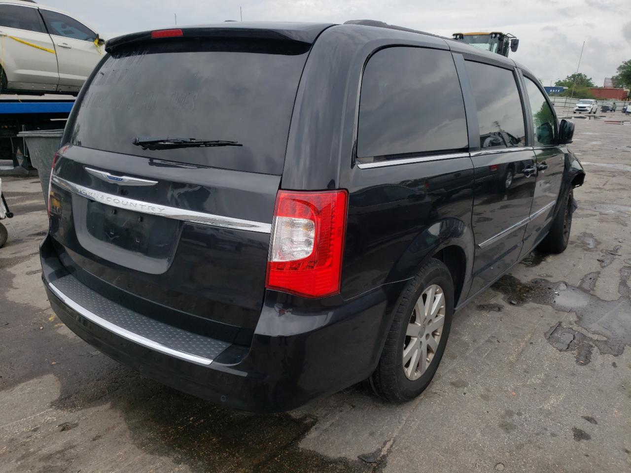 Photo 4 from auction – 2013 CHRYSLER TOWN & COU with VIN 2C4RC1BG2DR541321