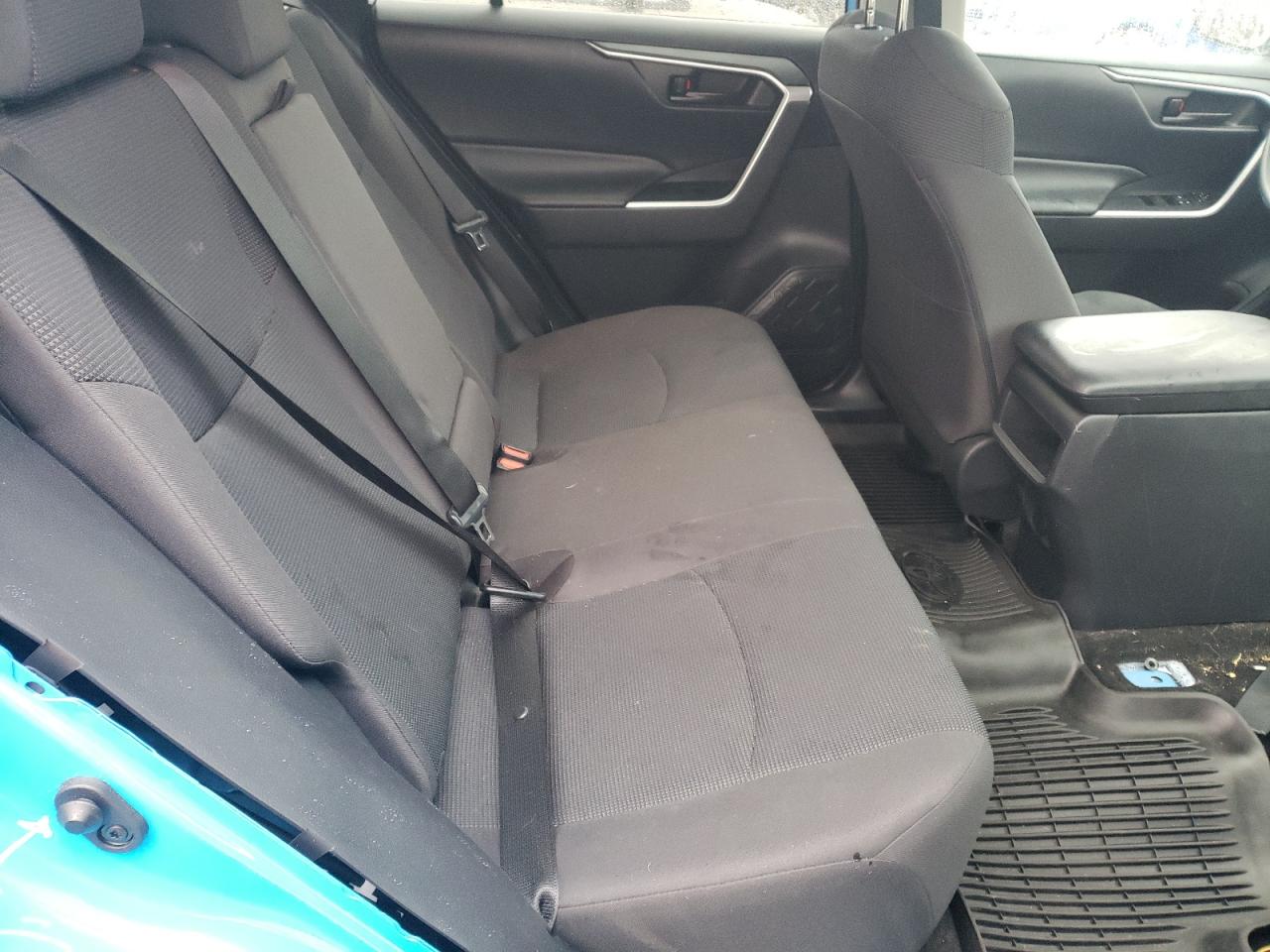 Photo 6 from auction – 2019 TOYOTA RAV4 LE with VIN 2T3F1RFV5KC044963