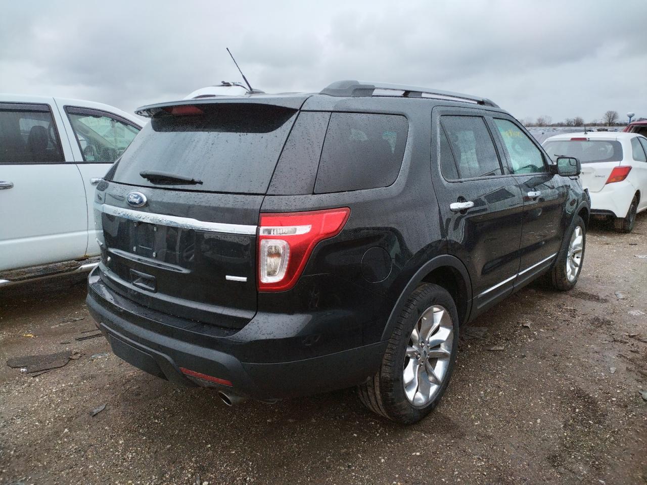Photo 4 from auction – 2013 FORD EXPLORER L with VIN 1FM5K8F82DGA97285