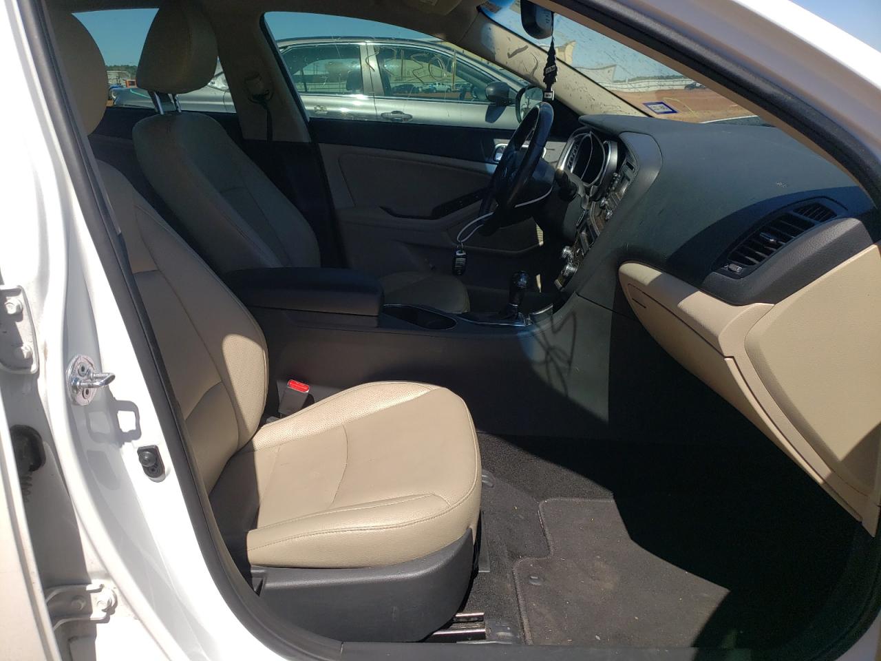 Photo 5 from auction – 2014 KIA OPTIMA EX with VIN 5XXGN4A78EG279321