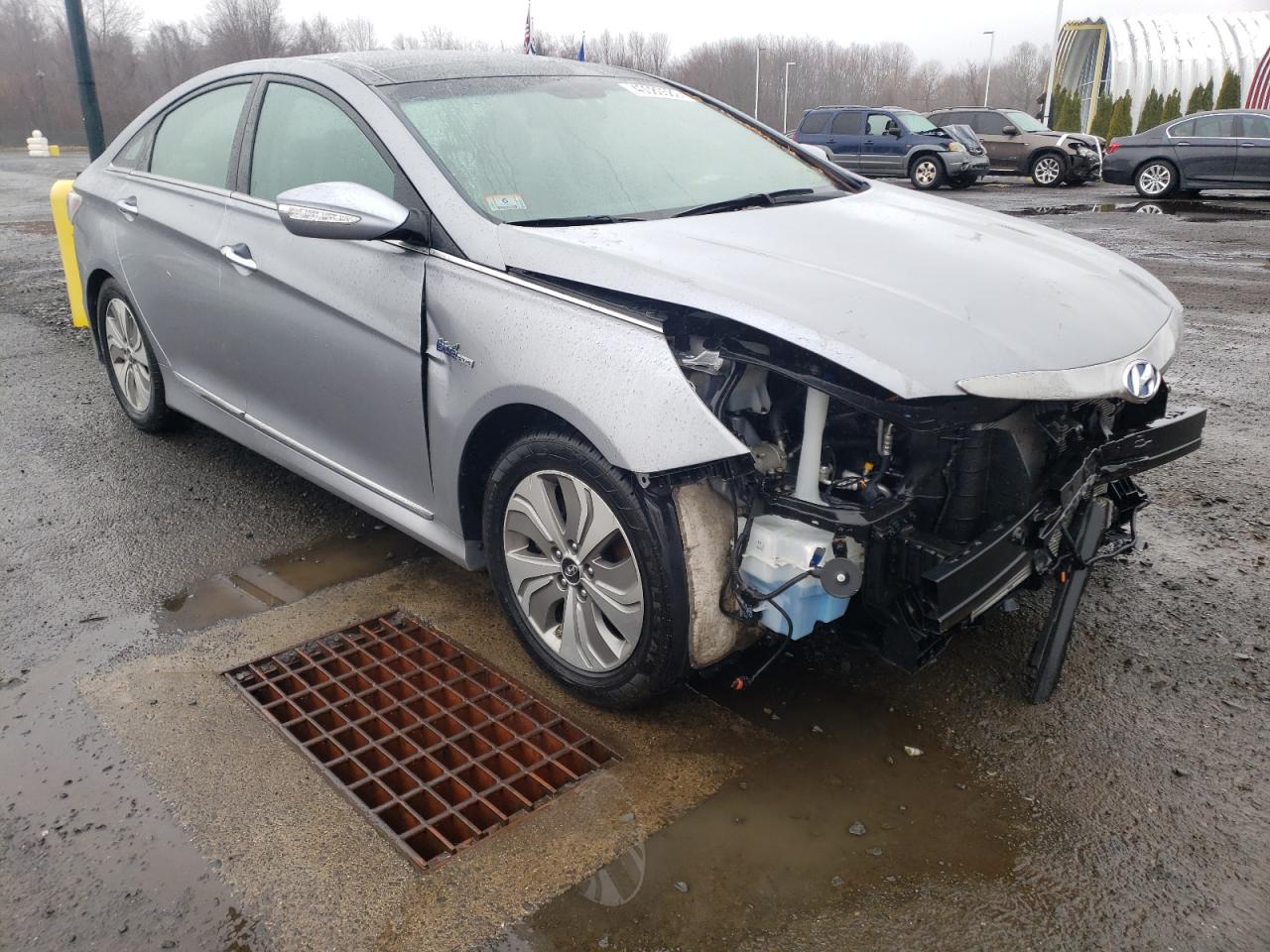 Photo 1 from auction – 2015 HYUNDAI SONATA HYB with VIN KMHEC4A45FA132370