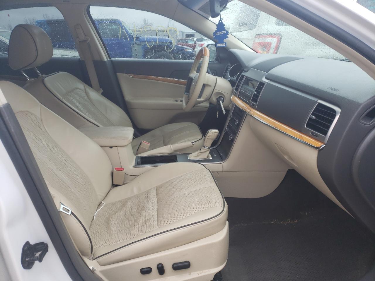 Photo 5 from auction – 2011 LINCOLN MKZ with VIN 3LNHL2GC9BR758343