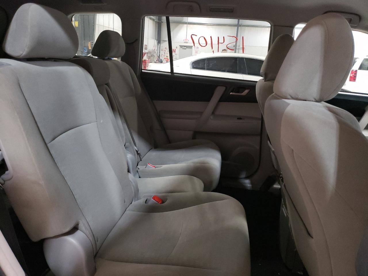 Photo 6 from auction – 2013 TOYOTA HIGHLANDER with VIN 5TDBK3EH3DS199387