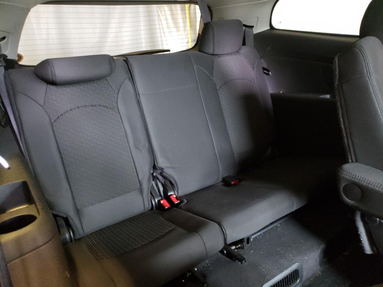 Photo 9 from auction – 2010 CHEVROLET TRAVERSE L with VIN 1GNLRFED8AS103035