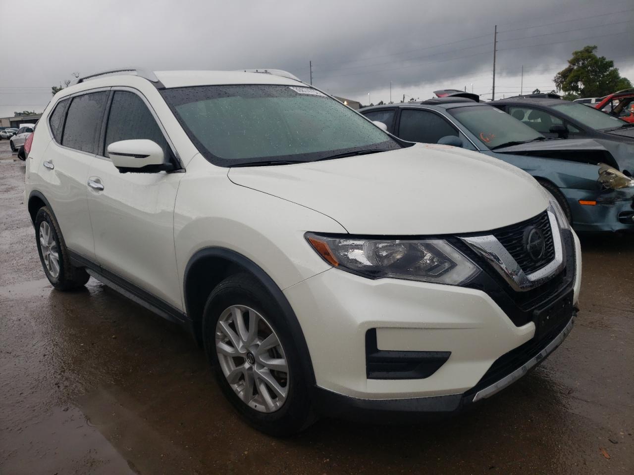 NISSAN ROGUE S 2018 with VIN KNMAT2MT5JP563758 - Photo from auction