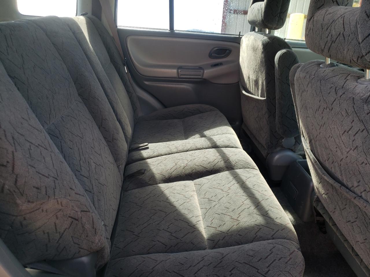 Photo 6 from auction – 2004 CHEVROLET TRACKER LT with VIN 2CNBJ634746911068