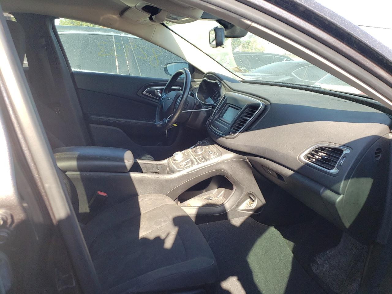 Photo 5 from auction – 2016 CHRYSLER 200 LIMITE with VIN 1C3CCCAB3GN153477