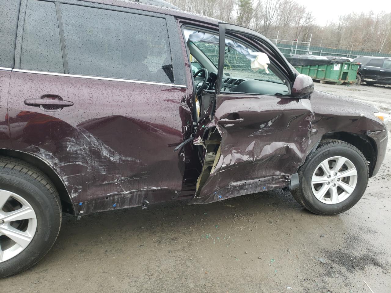 Photo 9 from auction – 2011 TOYOTA HIGHLANDER with VIN 5TDBK3EH6BS049321