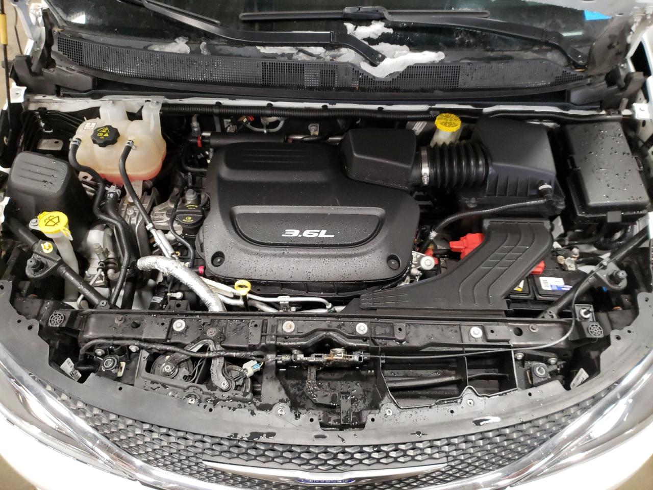 Photo 7 from auction – 2018 CHRYSLER PACIFICA T with VIN 2C4RC1BG7JR151956