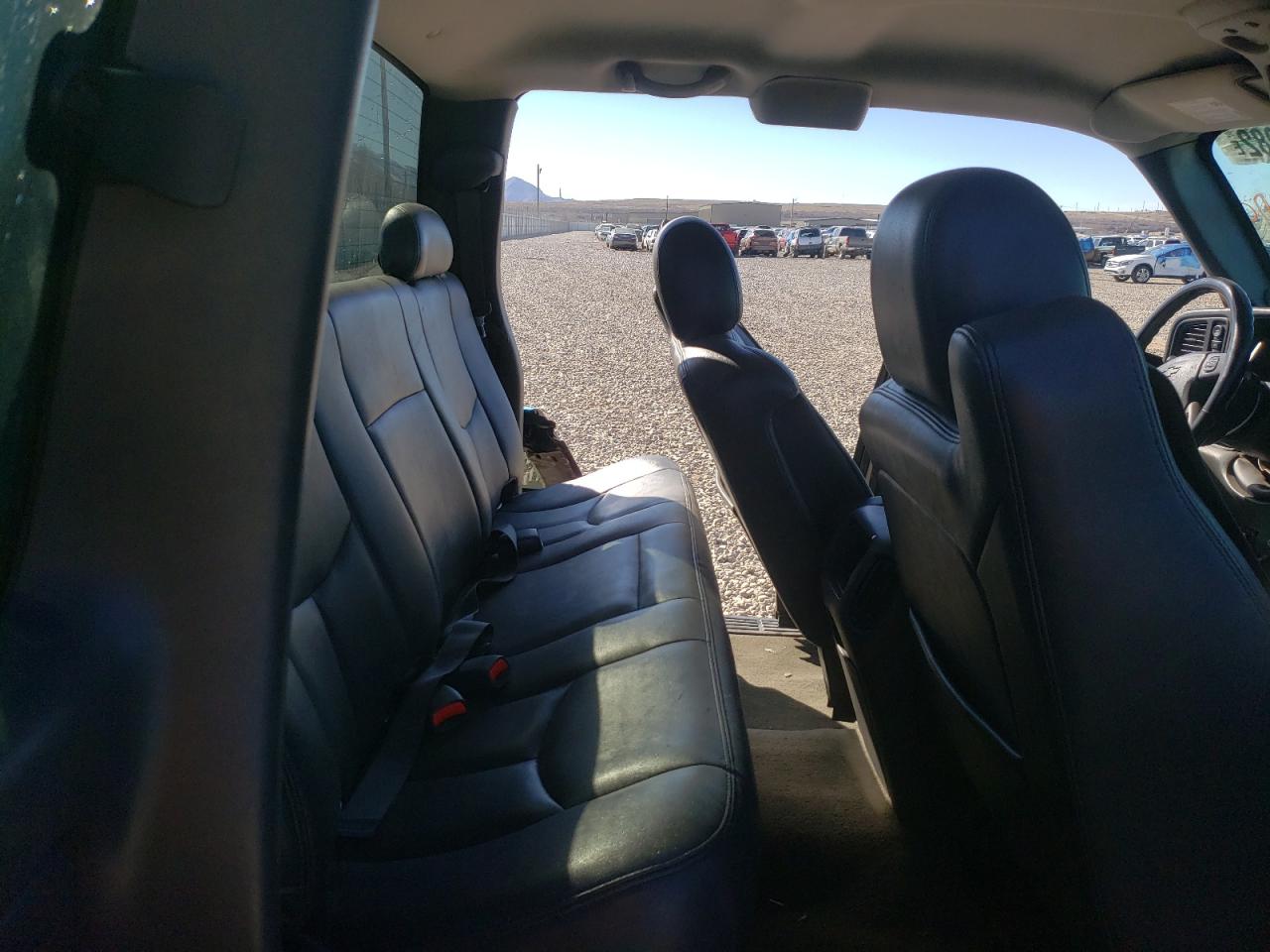 Photo 6 from auction – 2005 CHEVROLET SILVERADO with VIN 1GCEK19Z75Z120193