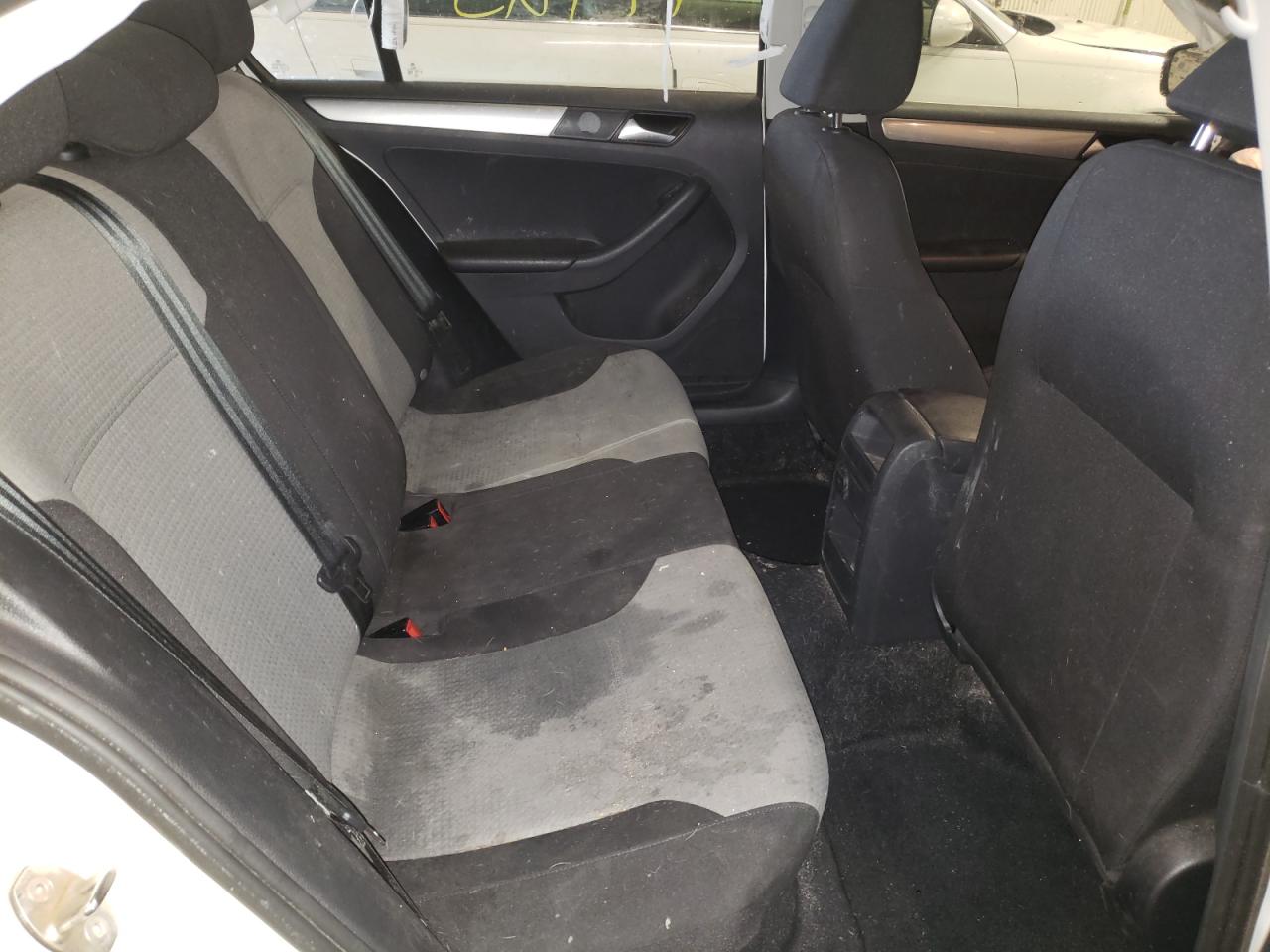 Photo 6 from auction – 2017 VOLKSWAGEN JETTA with VIN 3VW2B7AJXHM406604