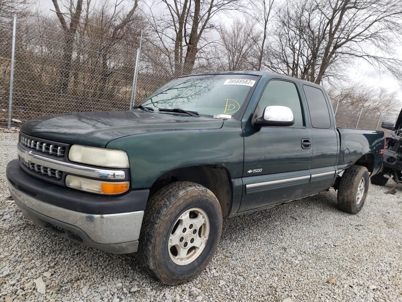 Photo 2 from auction – 2001 CHEVROLET SILVERADO with VIN 1GCEK19T91E212595
