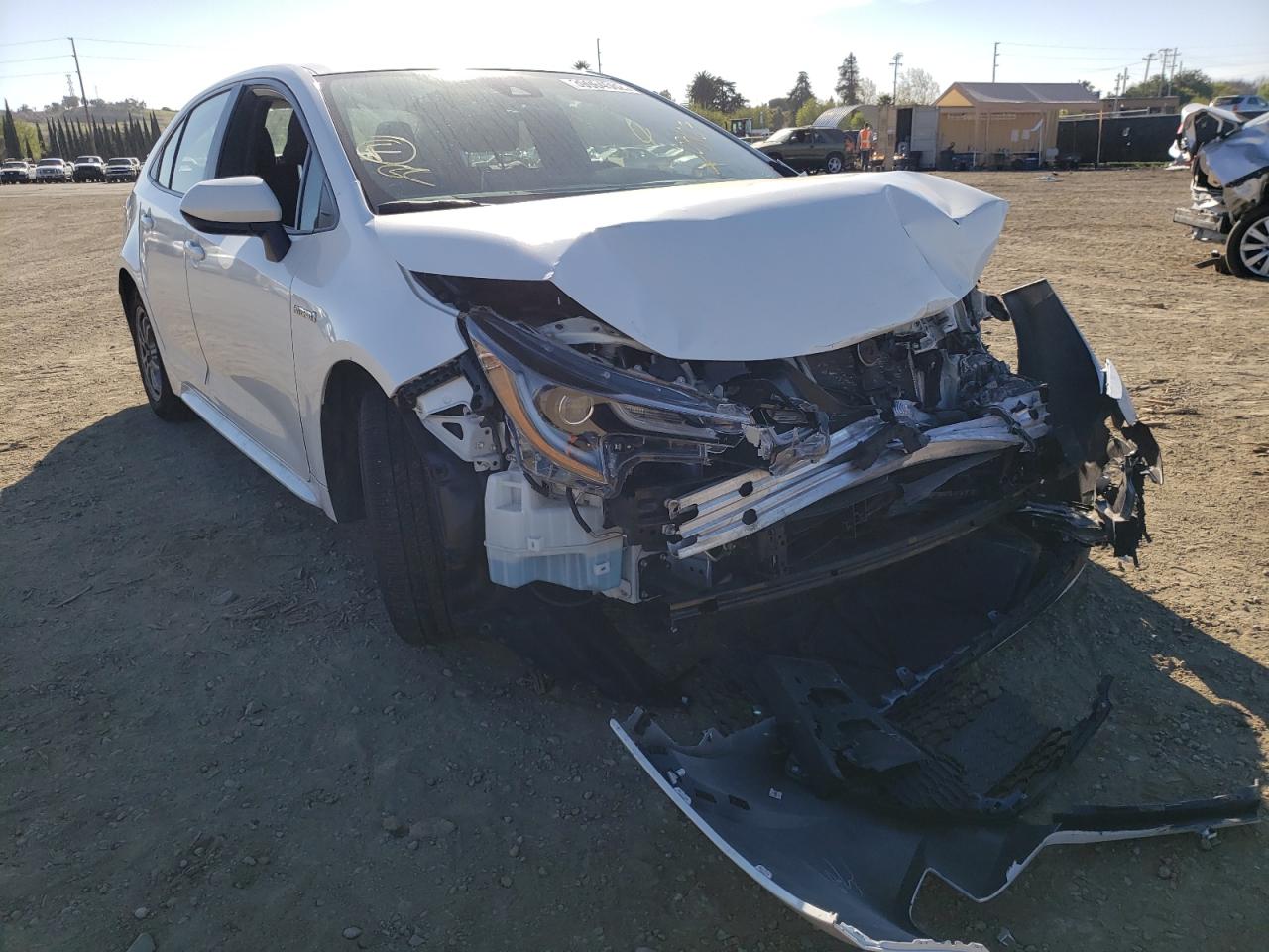 TOYOTA COROLLA LE 2020 with VIN JTDEBRBE4LJ012938 - Photo from auction