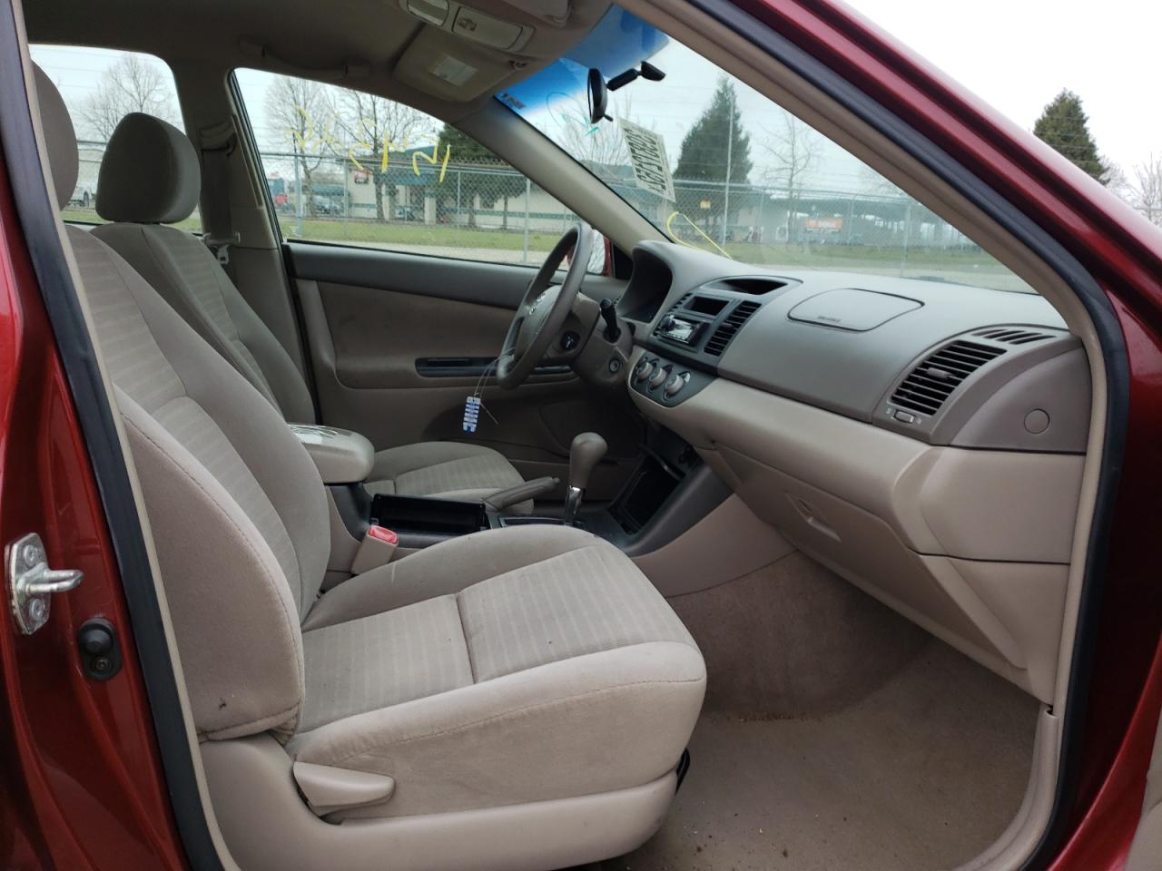 Photo 5 from auction – 2005 TOYOTA CAMRY LE with VIN 4T1BE32K95U058971