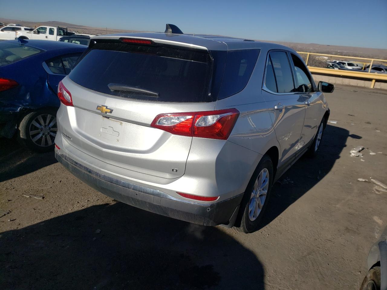 Photo 4 from auction – 2018 CHEVROLET EQUINOX LT with VIN 3GNAXJEV7JS634496