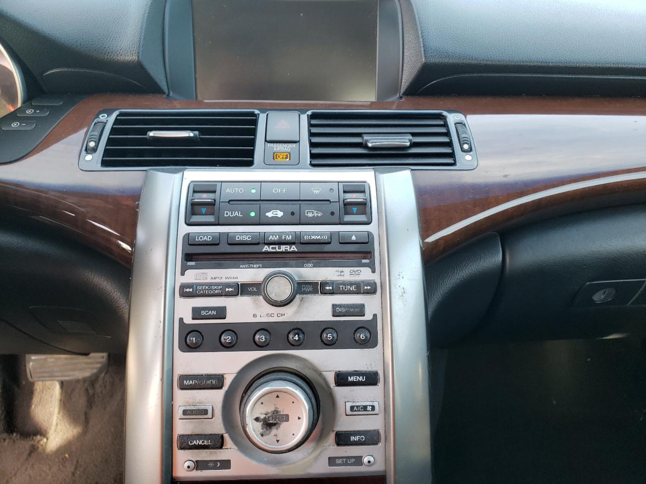 Photo 9 from auction – 2006 ACURA RL with VIN JH4KB16526C000325