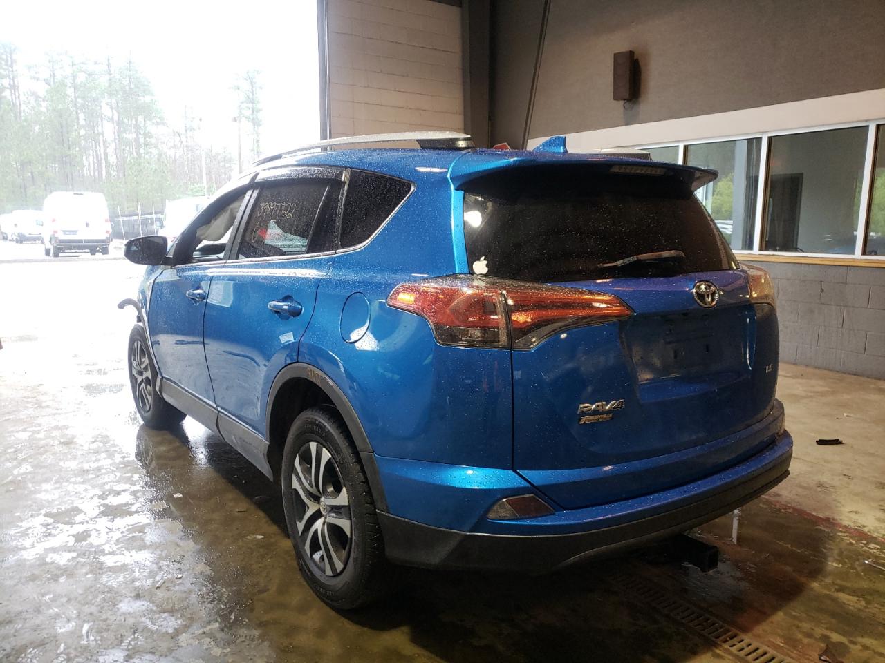 Photo 3 from auction – 2016 TOYOTA RAV4 LE with VIN 2T3ZFREV3GW247694