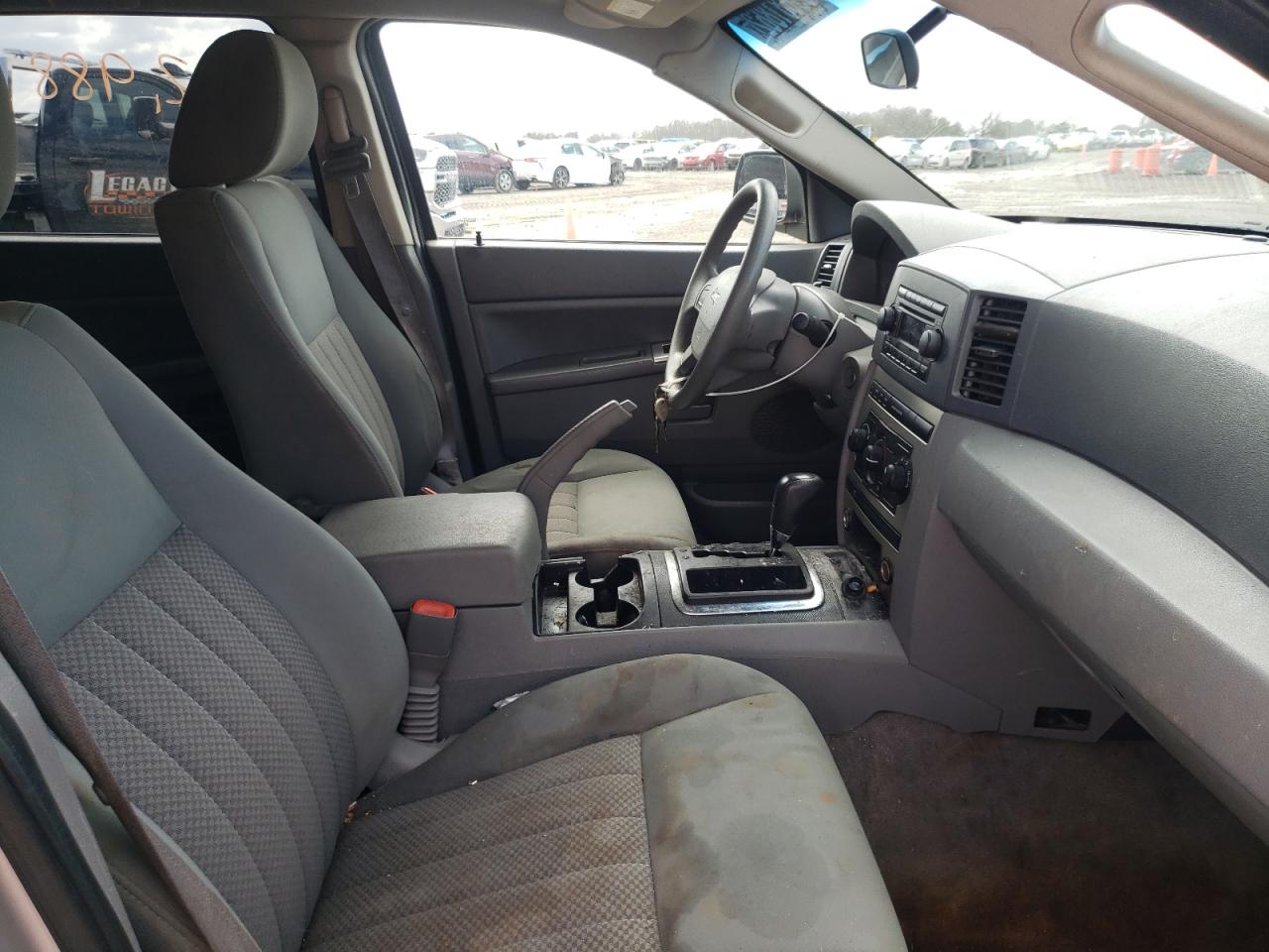 Photo 5 from auction – 2005 JEEP GRAND CHER with VIN 1J4GR48K35C710656