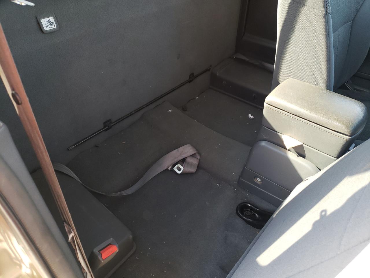 Photo 6 from auction – 2002 NISSAN FRONTIER K with VIN 1N6DD26S22C336550