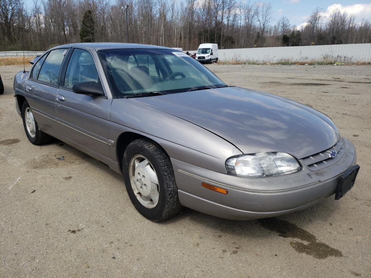 CHEVROLET LUMINA 1997 with VIN 2G1WL52M2V9217702 - Photo from auction
