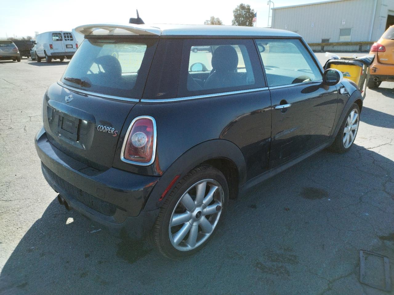 Photo 4 from auction – 2008 MINI COOPER S with VIN WMWMF73548TV36716