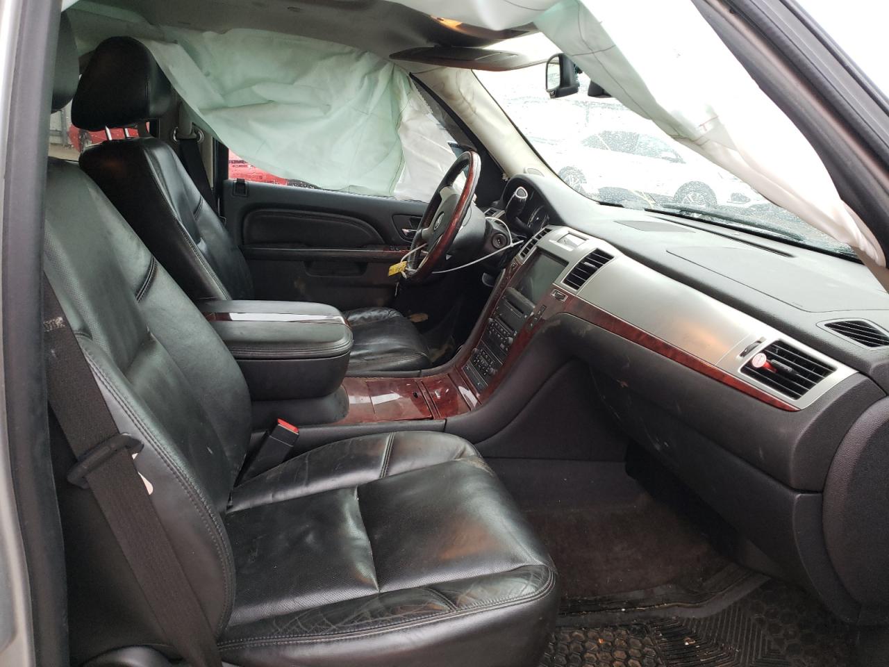 Photo 5 from auction – 2010 CADILLAC ESCALADE P with VIN 1GYUKCEF5AR159064
