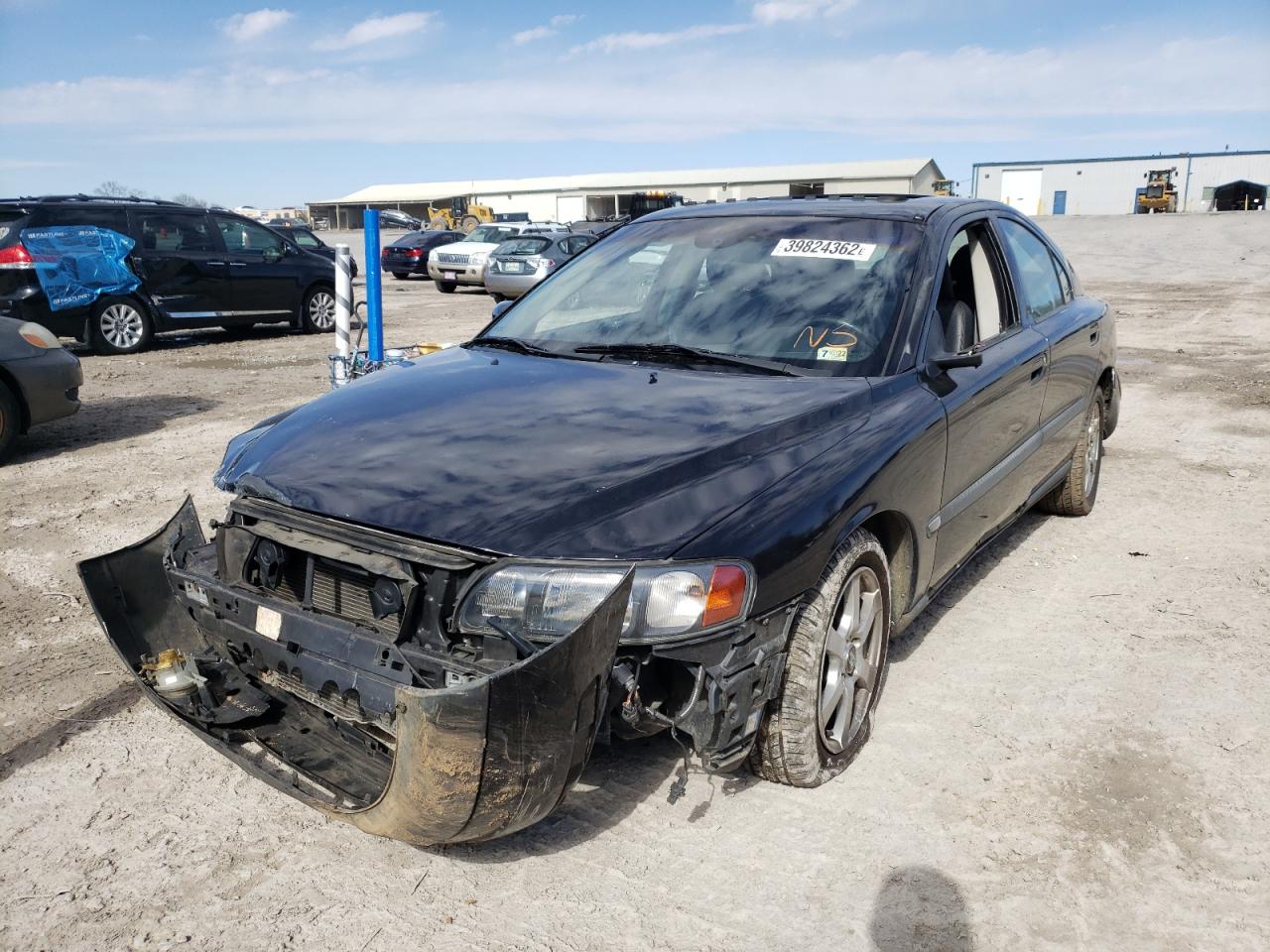 Photo 2 from auction – 2004 VOLVO S60 2.5T with VIN YV1RH59H542412165