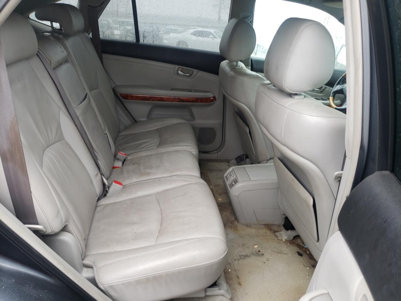 Photo 6 from auction – 2006 LEXUS RX 330 with VIN 2T2HA31U56C107610